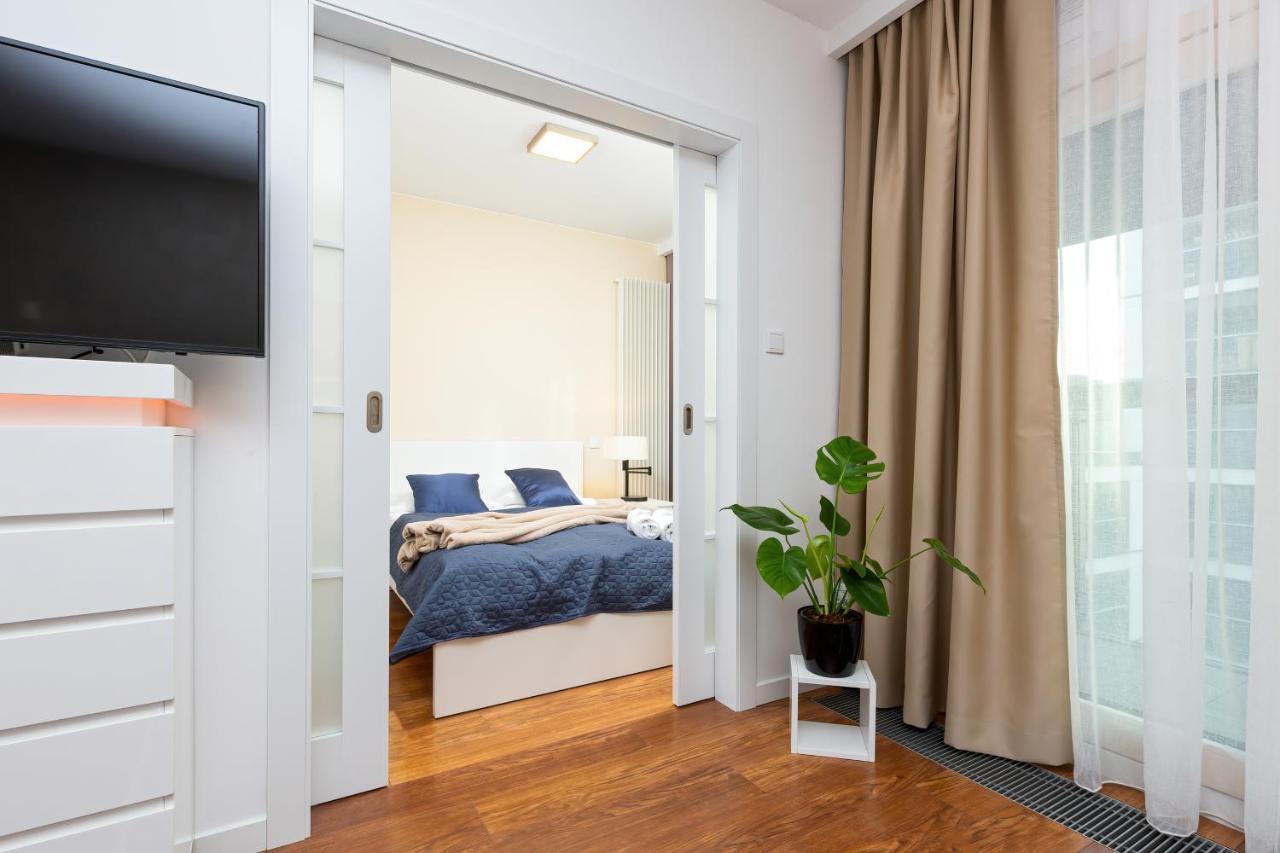 Royal City Center Mennica Residence By Noclegi Renters 바르샤바 외부 사진