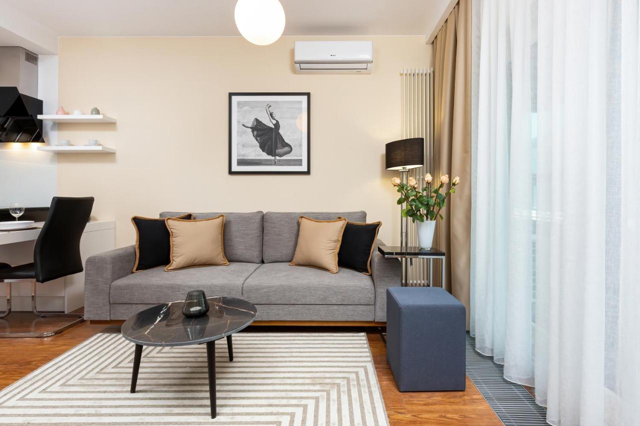 Royal City Center Mennica Residence By Noclegi Renters 바르샤바 외부 사진