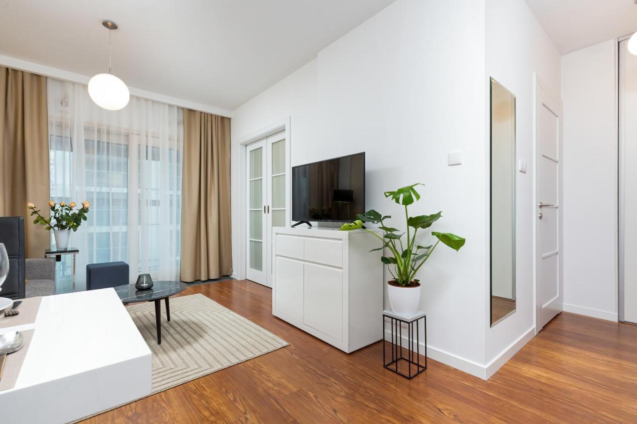Royal City Center Mennica Residence By Noclegi Renters 바르샤바 외부 사진