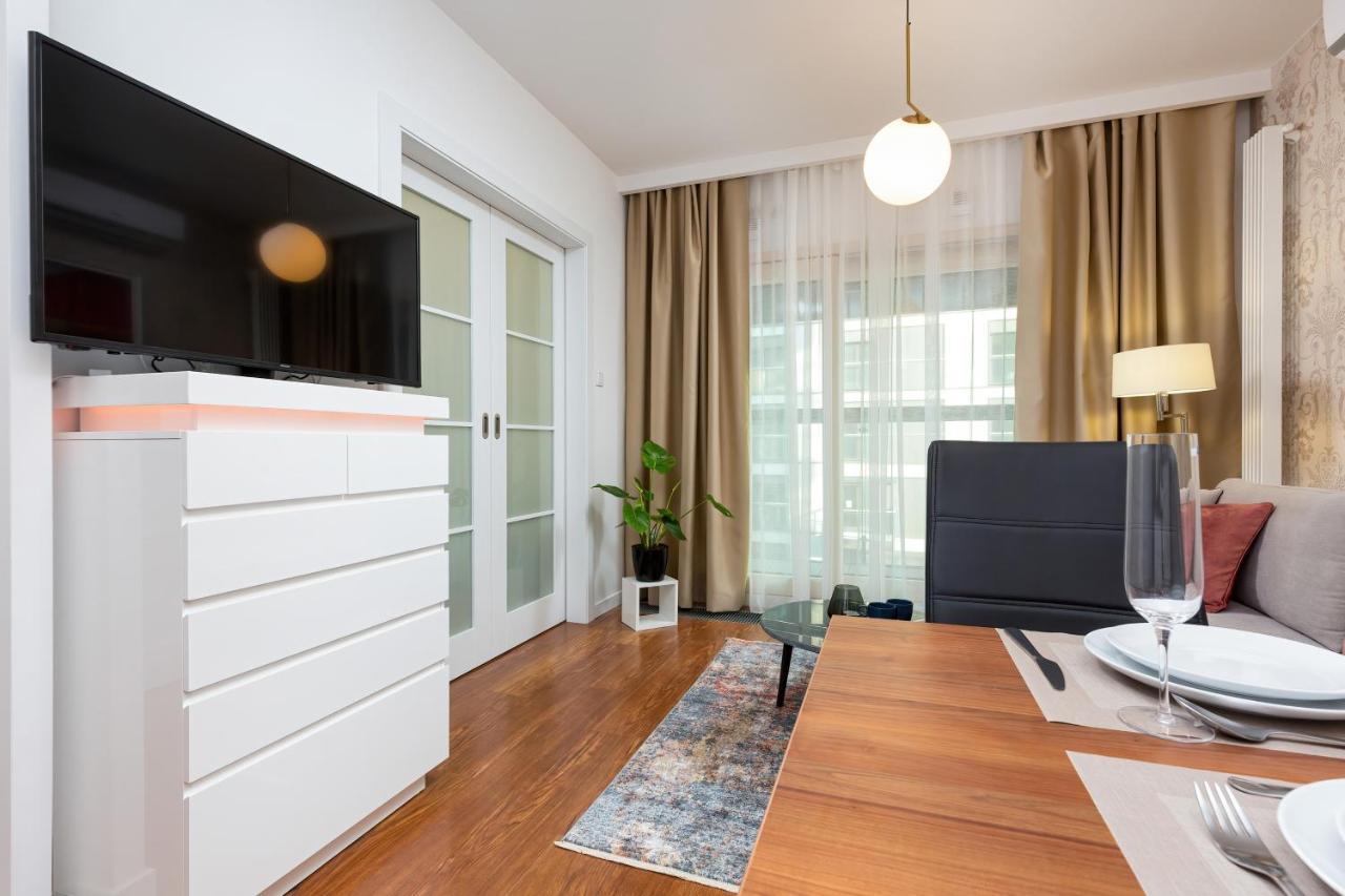 Royal City Center Mennica Residence By Noclegi Renters 바르샤바 외부 사진