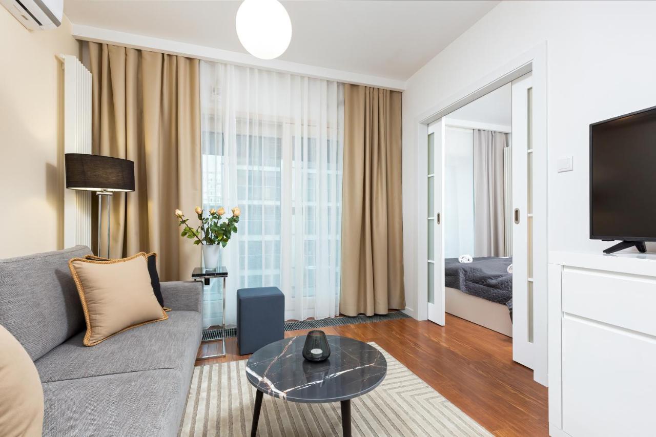 Royal City Center Mennica Residence By Noclegi Renters 바르샤바 외부 사진