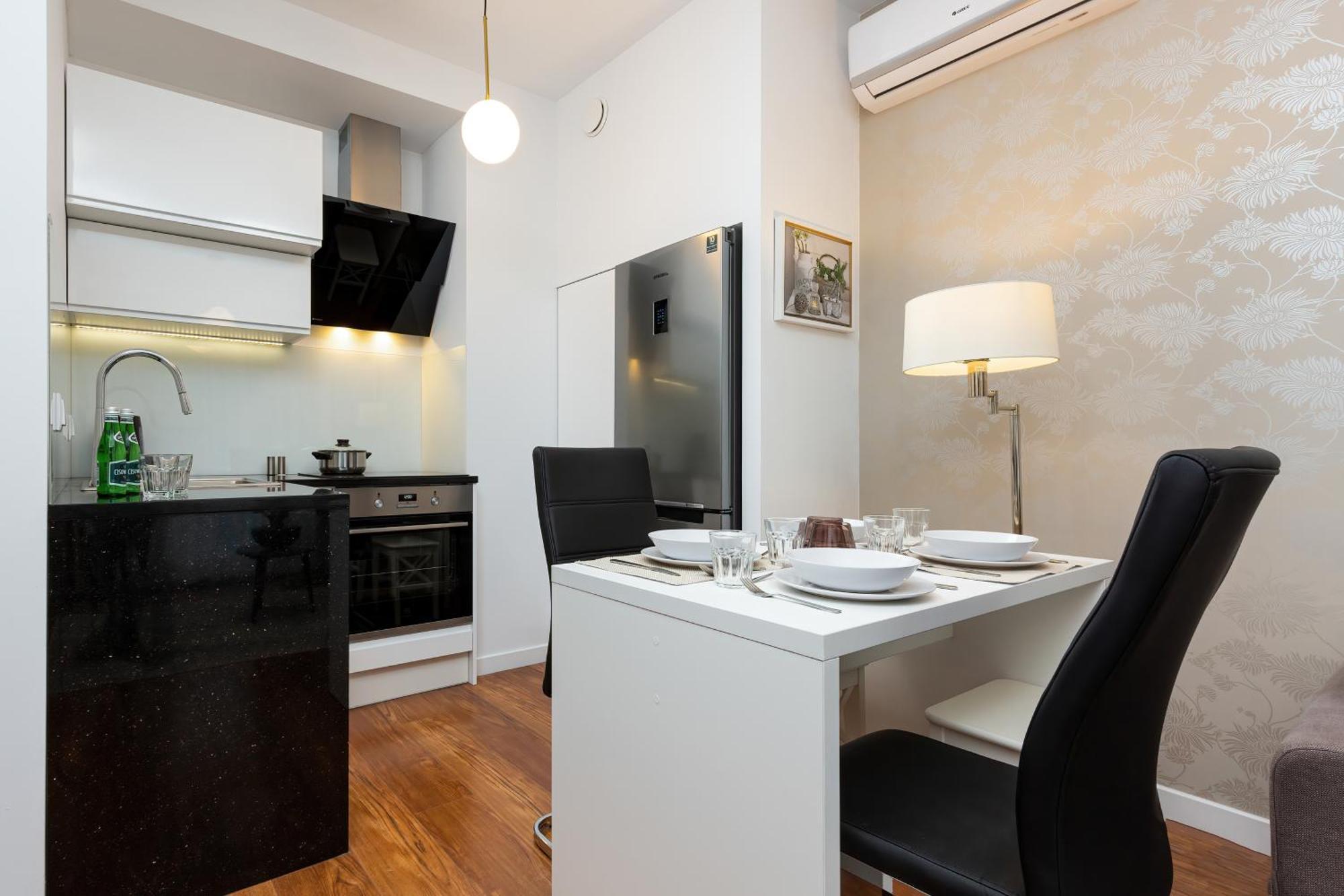Royal City Center Mennica Residence By Noclegi Renters 바르샤바 외부 사진